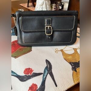 Coach Vintage Soho Small Black Leather Clutch/Wristlet (GUC)